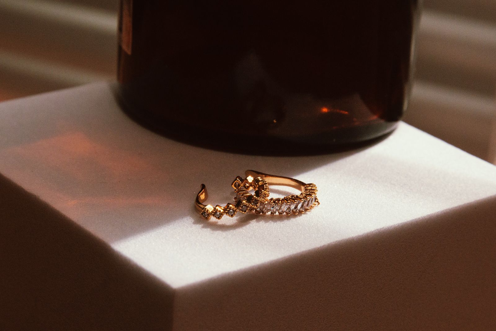 Goldring mit Besatz — Schmuckankauf